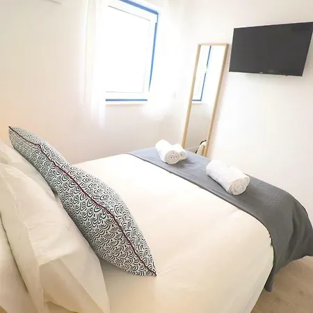 Casa Abacaxi - 1 Min To Beach Apartment