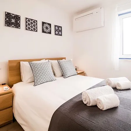 Casa Abacaxi - 1 Min To Beach Apartment